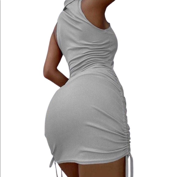 Sleeveless dress - Picture 2 of 2